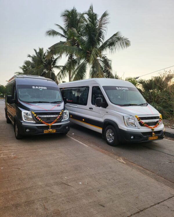 16+1 Urbania VIP Coach - Image 4