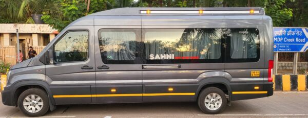 16+1 Urbania VIP Coach - Image 16