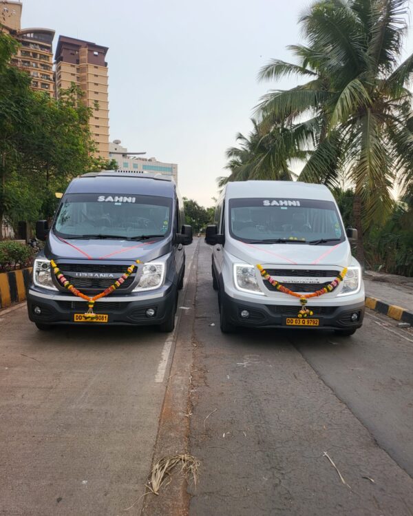 16+1 Urbania VIP Coach - Image 11