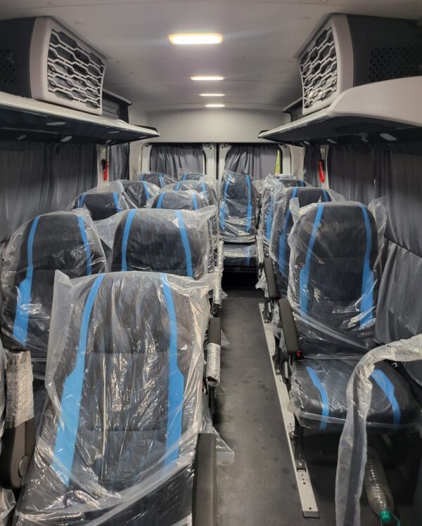 16+1 Urbania VIP Coach - Image 13