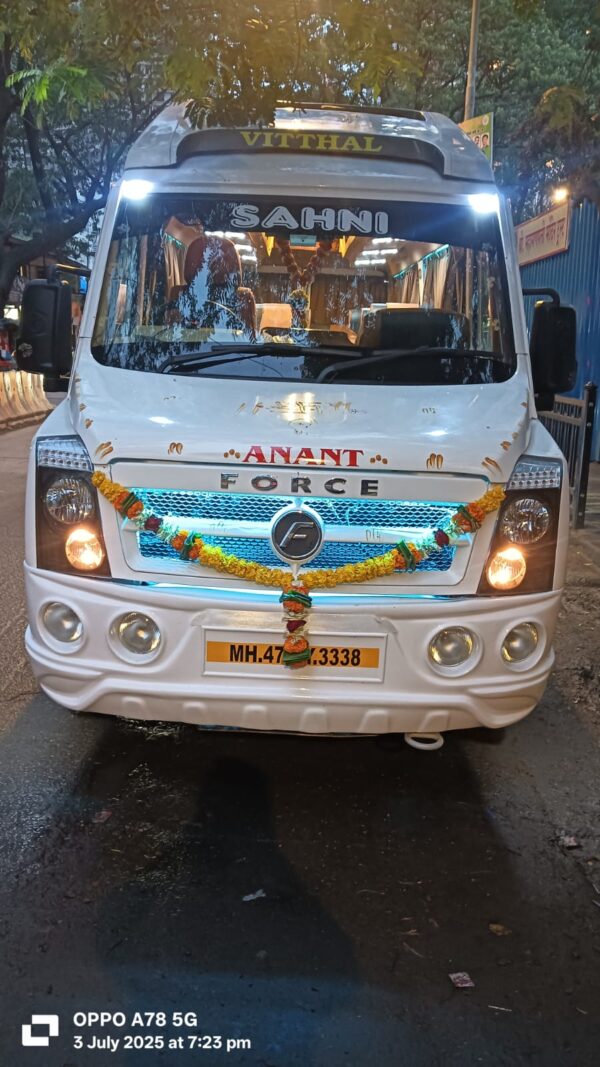 13 Seater Tempo Traveler